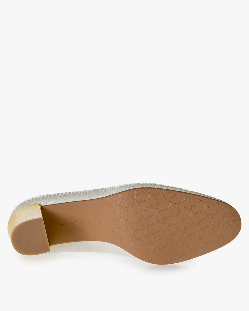 Off-white leather pumps with print