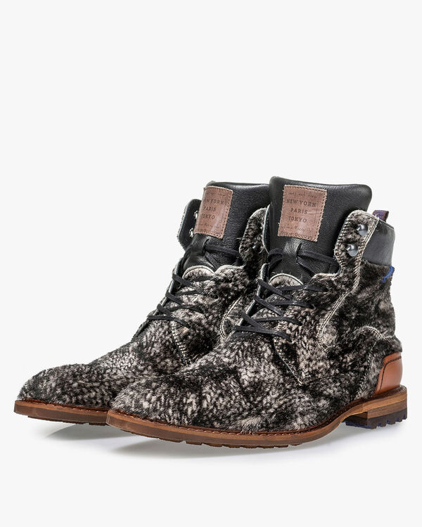 Lace boot pony off-white