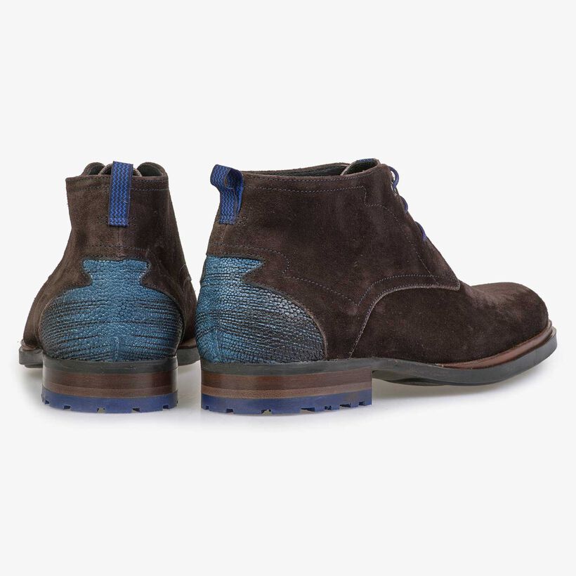 Dark brown calf&rsquo;s suede leather lace boot