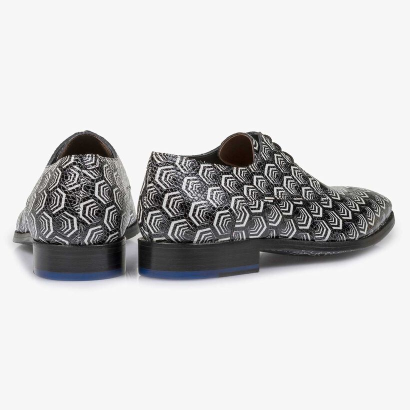 Calf leather lace shoe with print