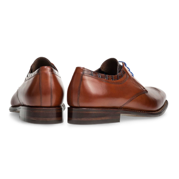 Mid-brown calf's leather lace shoe