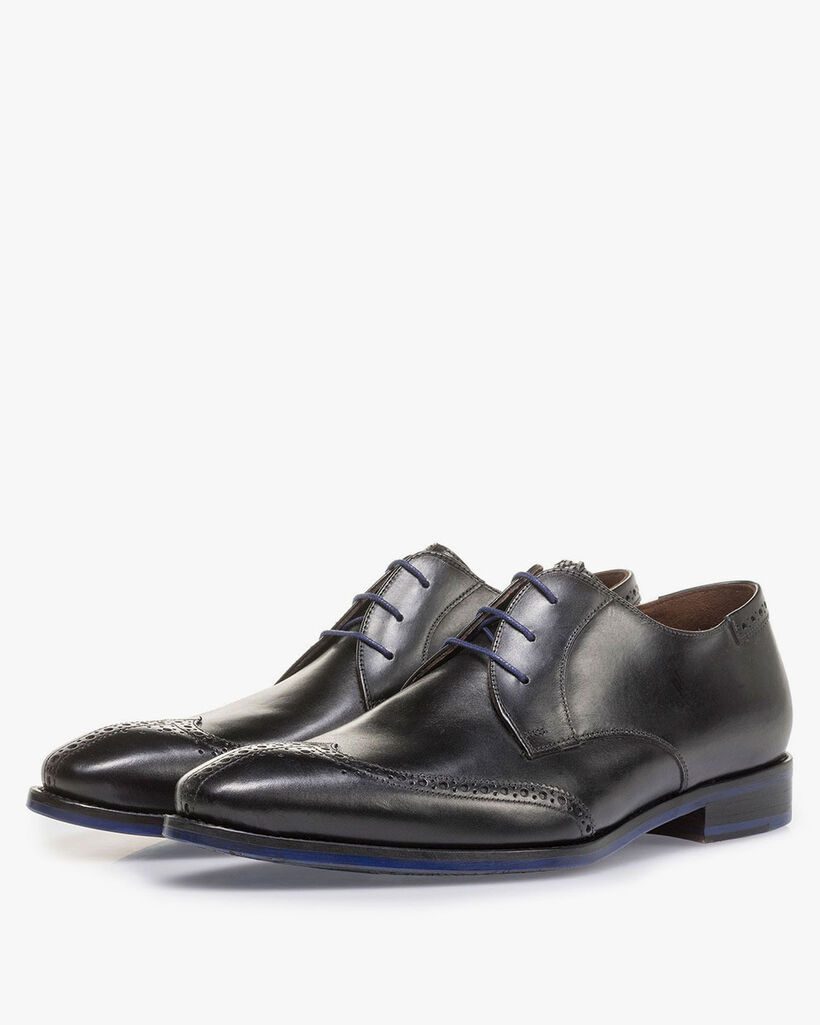Black calf leather lace shoe