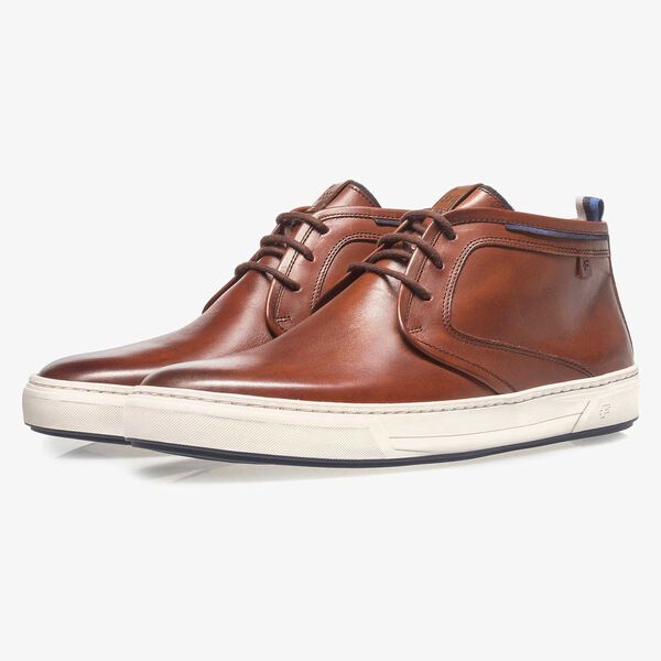 Dark cognac-coloured calf leather lace boot