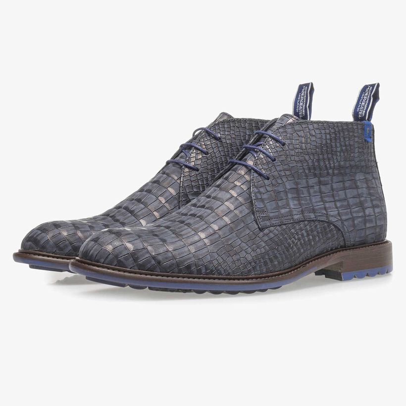 Dark blue nubuck leather lace shoe with croco print