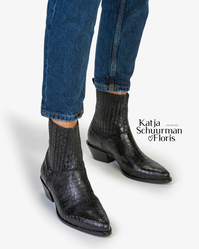 Chelsea boot reptile print black