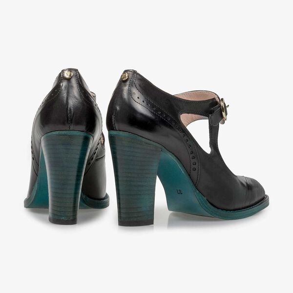 Black calf leather pumps