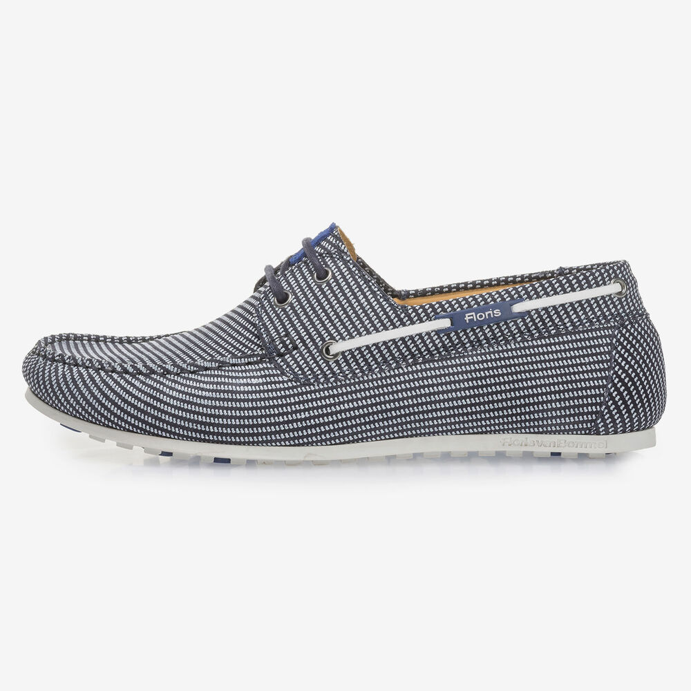 Blue suede leather boat shoe with print
