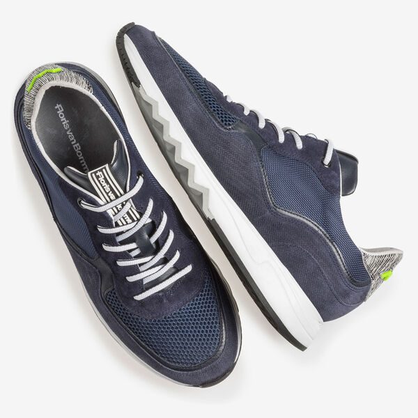 Dark blue suede leather sneaker with print