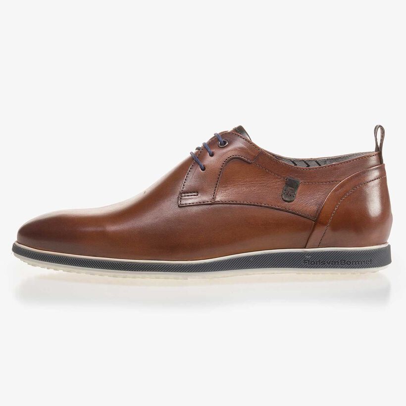 Cognac-colored leather lace shoe