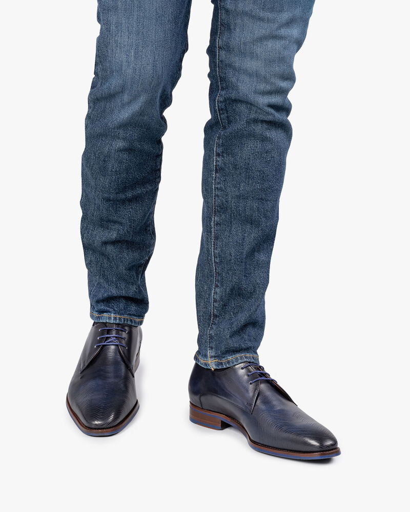 Dark blue leather lace shoe