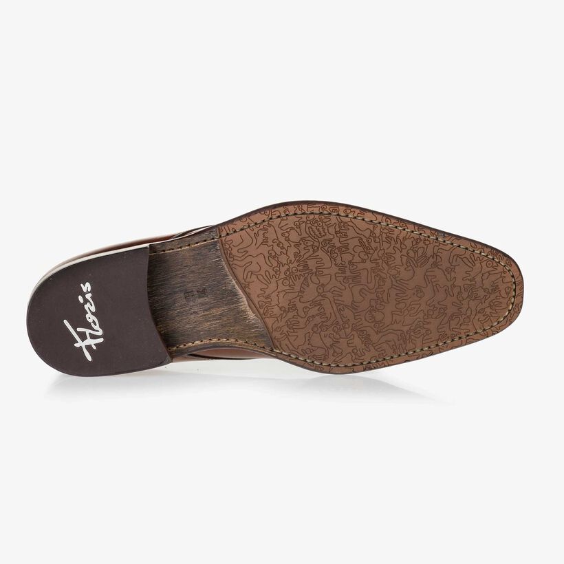 Mid-brown calf's leather lace shoe