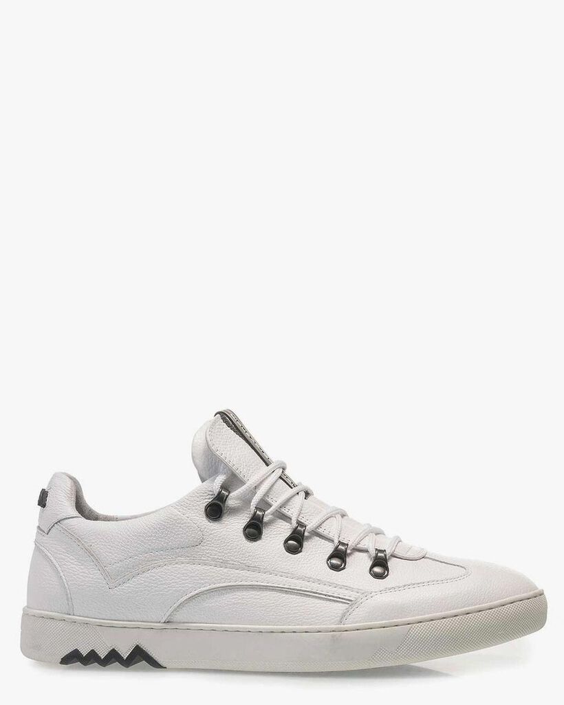 White leather sneaker