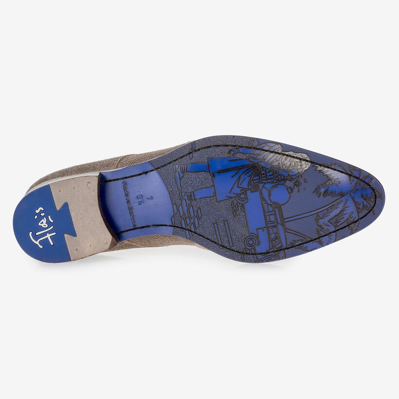 Sand-coloured suede leather lace shoe with print