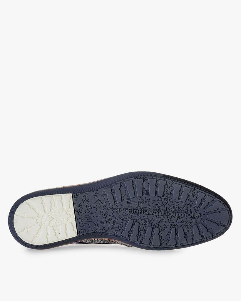 Dark blue lace shoe with grey print