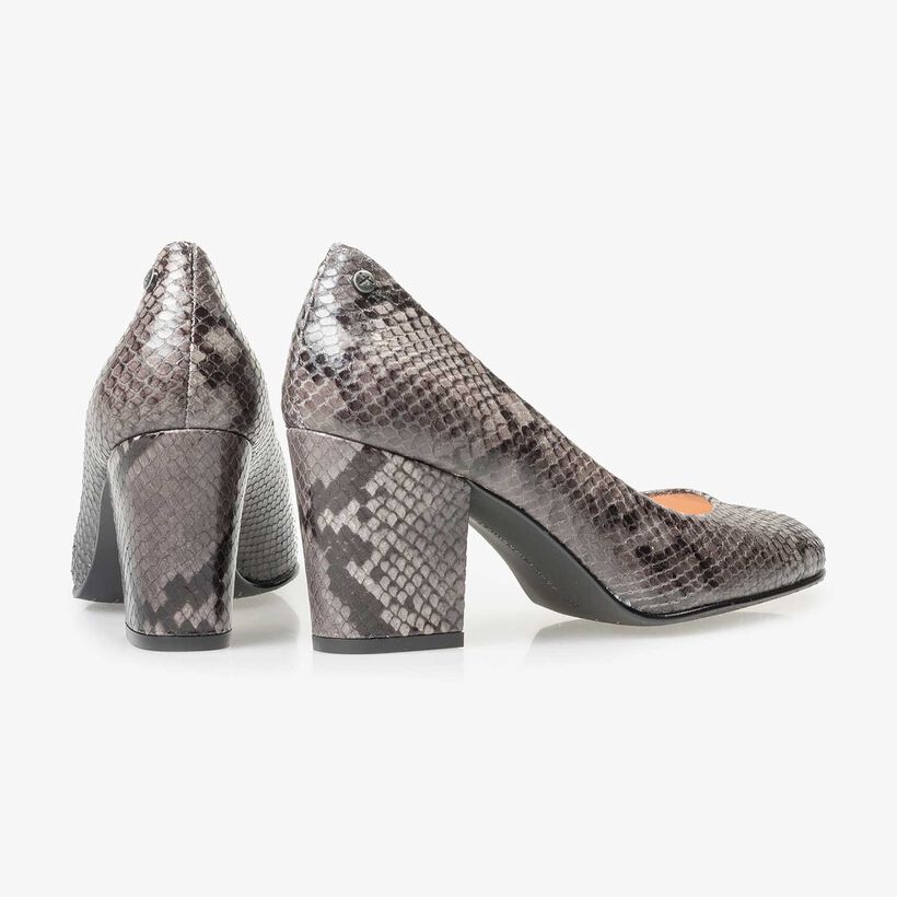 Grey leather pumps with snake print