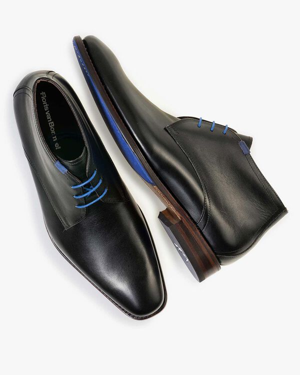 Lace boot calf leather black