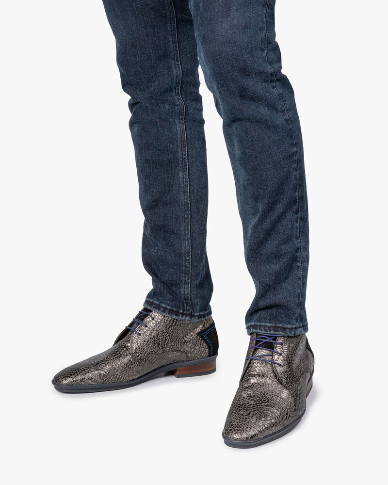 Lace boot with print grey