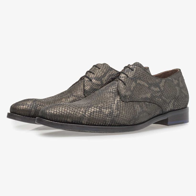 Lace shoe with olive green snake print