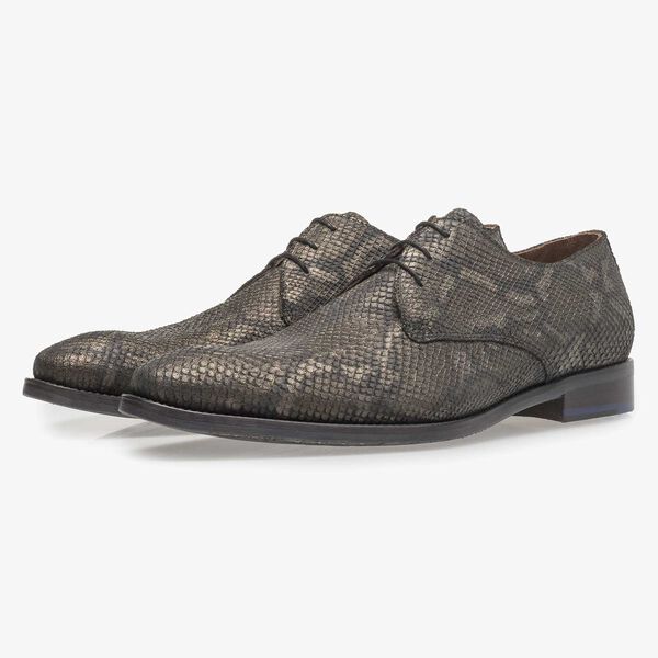 Lace shoe with olive green snake print