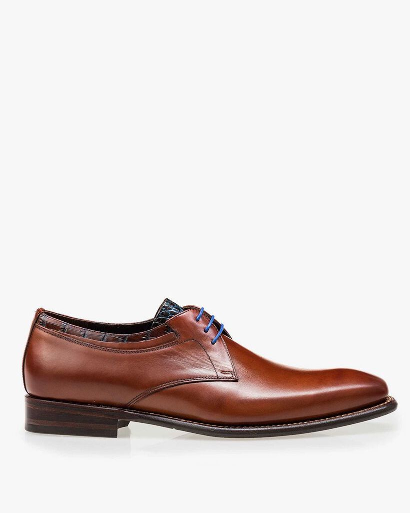 Mid-brown calf's leather lace shoe