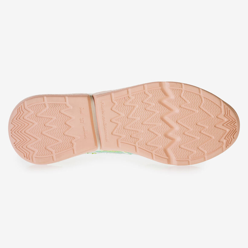 Sneaker with green/gold metallic print