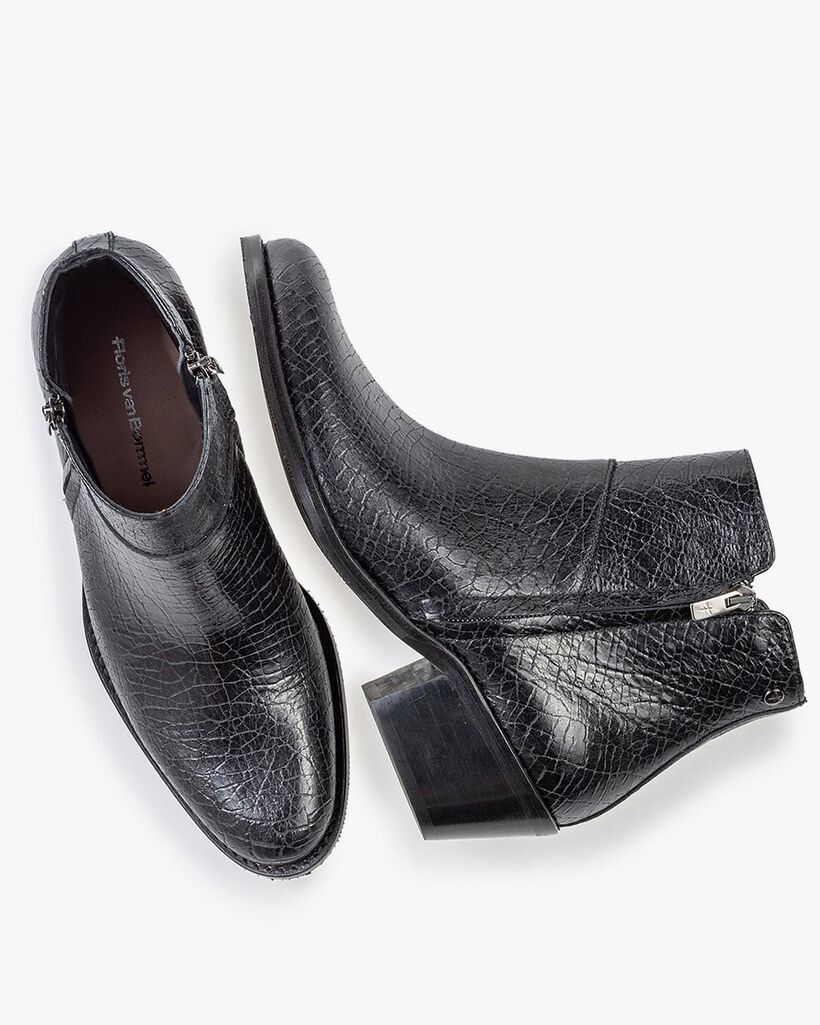 Ankle boot craquel&eacute; leather black