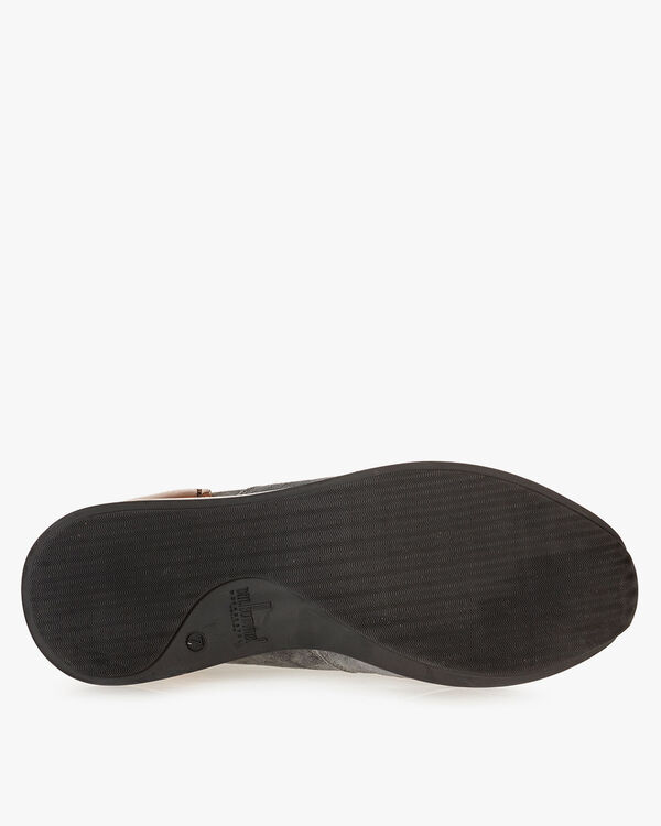 Sneaker grey suede leather