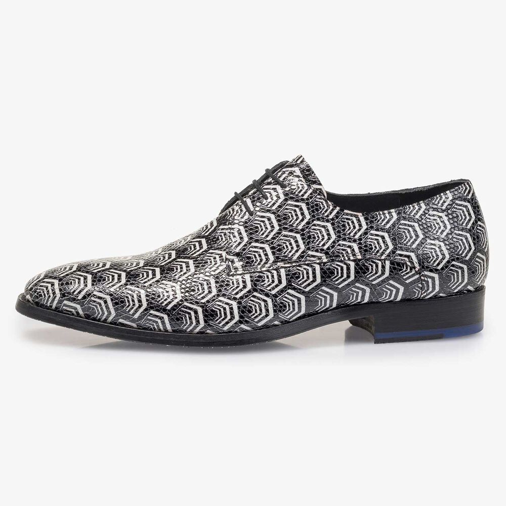 Calf leather lace shoe with print