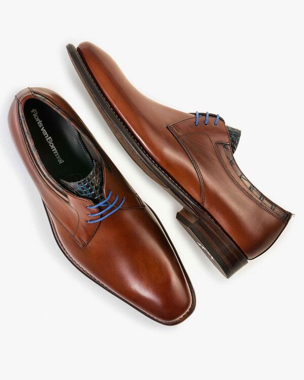 Mid-brown calf's leather lace shoe