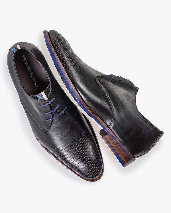 Black calf leather lace shoe