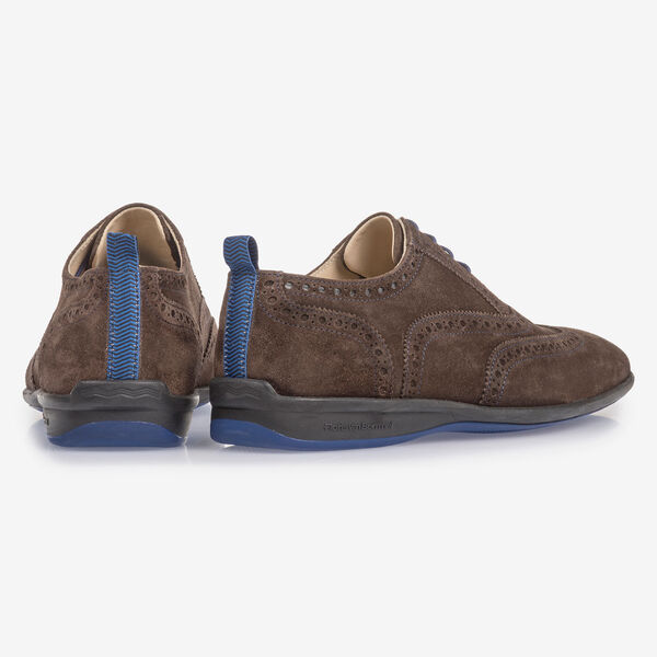 Brown suede leather lace shoe