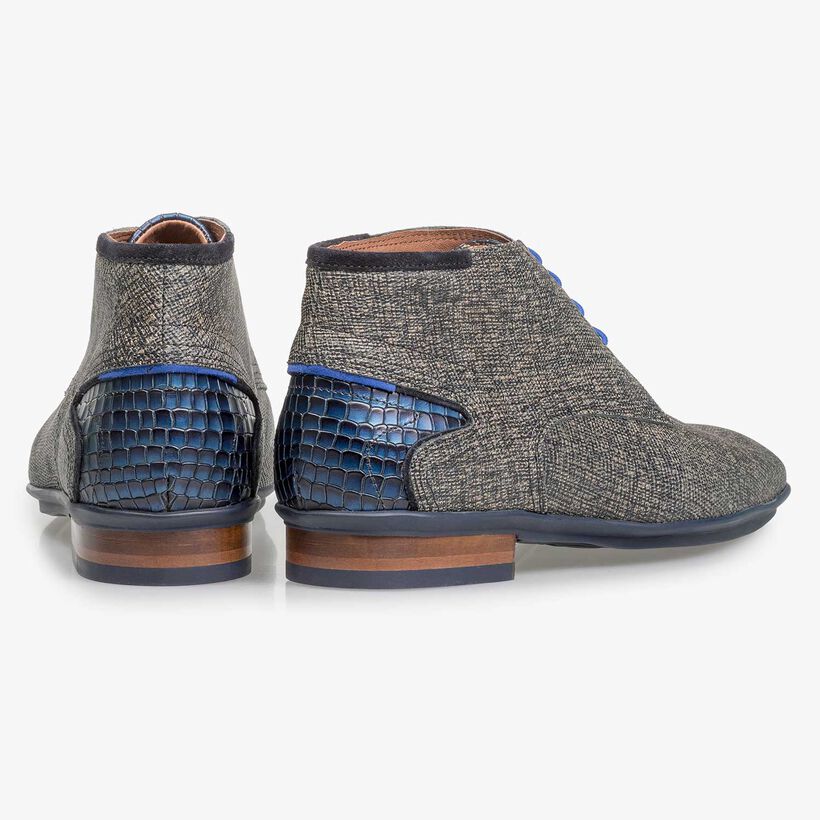 Taupe-coloured leather lace shoe with print
