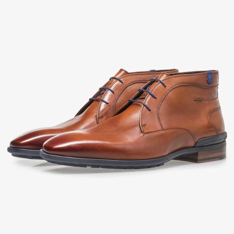 Cognac-coloured calf leather lace boot