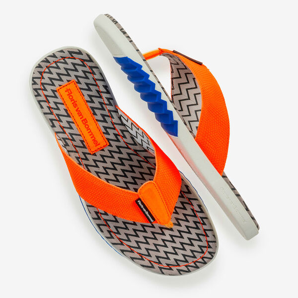 Orange suede leather thong slipper with print