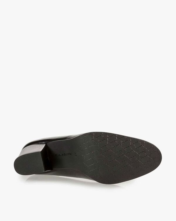 Black calf leather pumps