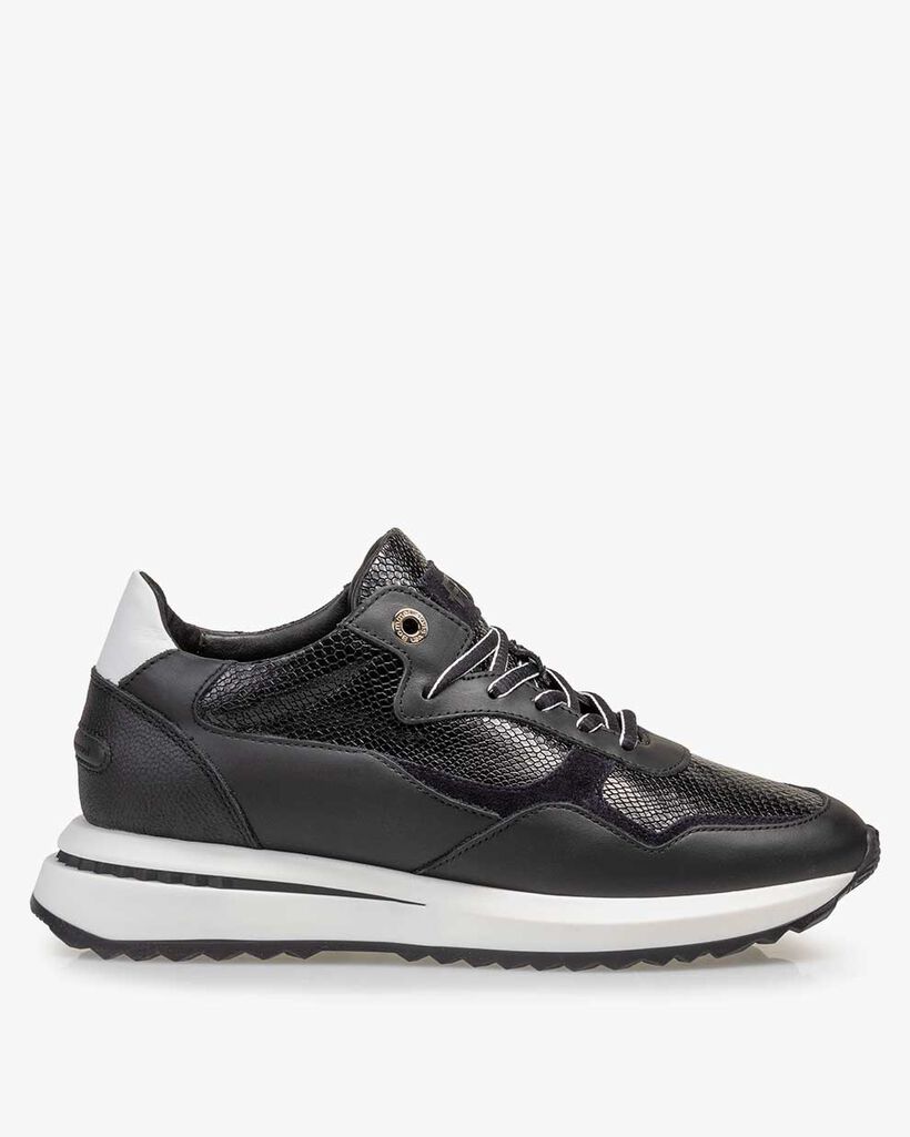 Sneaker reptile print black