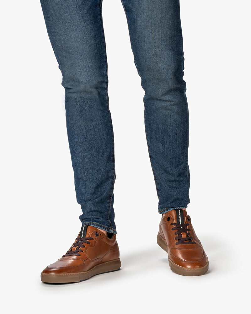 Sneaker calf leather cognac