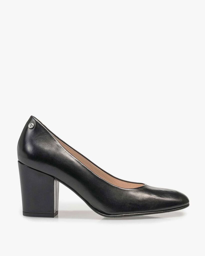 Black calf leather pumps