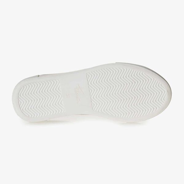 Silver metallic leather sneaker with craquel&eacute; effect