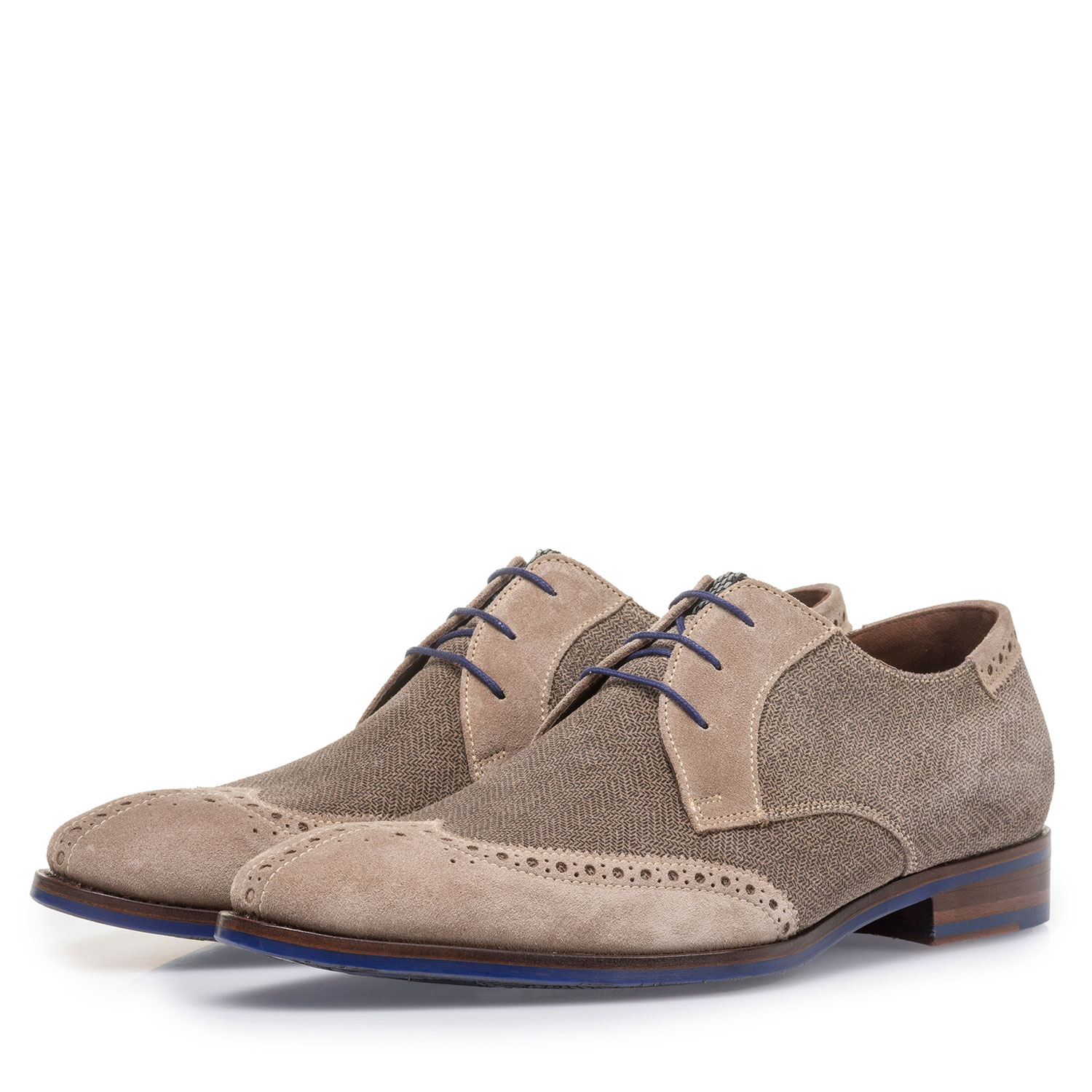 17122/01 - Sand-coloured suede leather lace shoe with print 17122/01 - Sand-coloured suede leather lace shoe with print