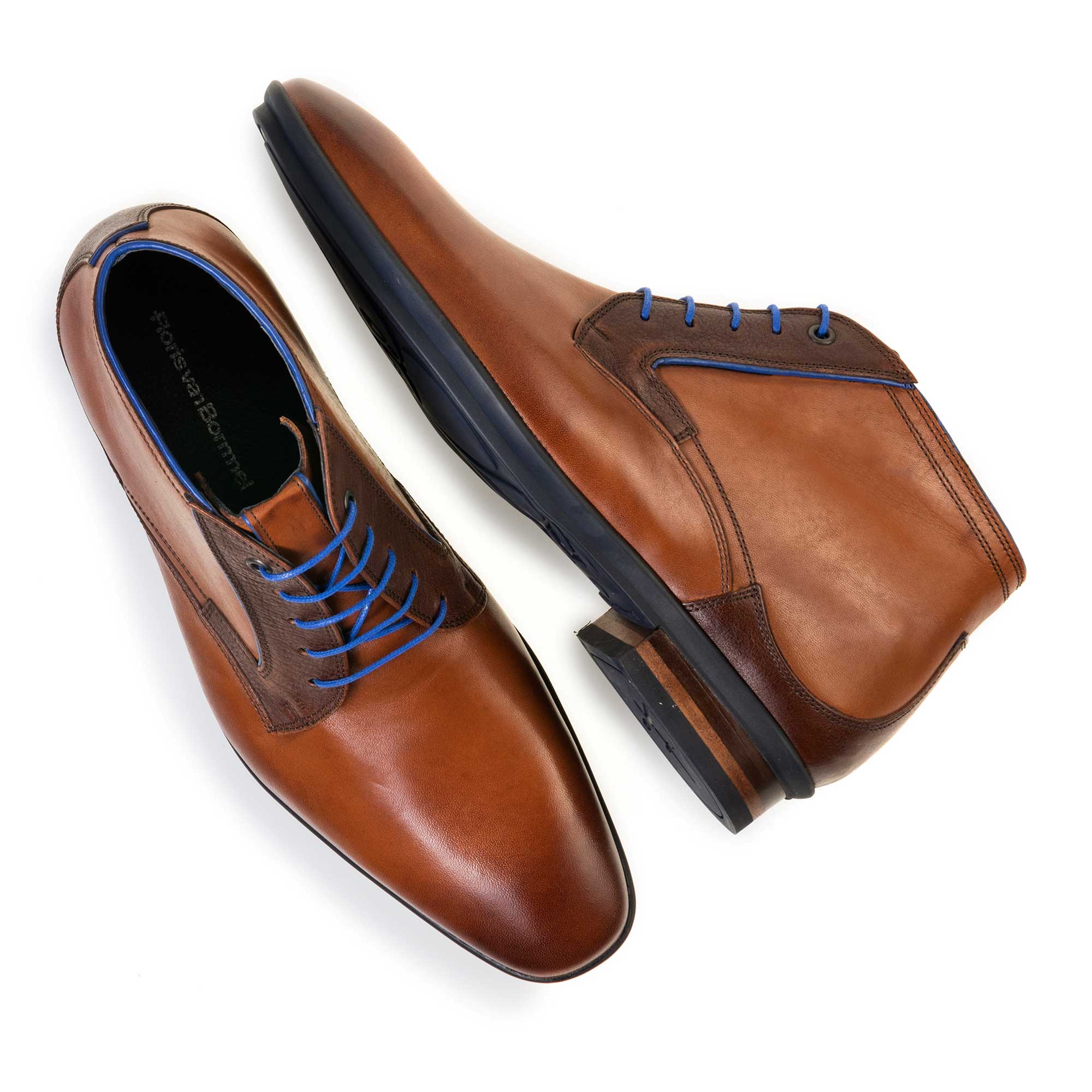 10703/00 - Cognac-coloured mid-high leather lace boot 10703/00 - Cognac-coloured mid-high leather lace boot