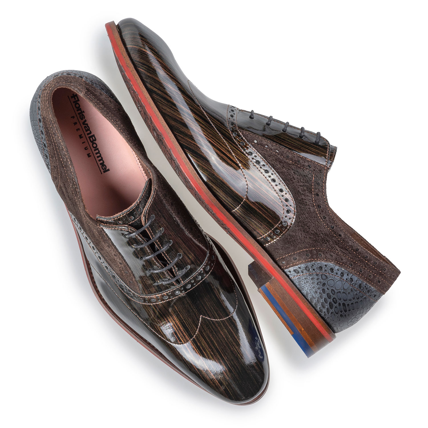 19124/03 - Brogue bronze patent leather 19124/03 - Brogue bronze patent leather