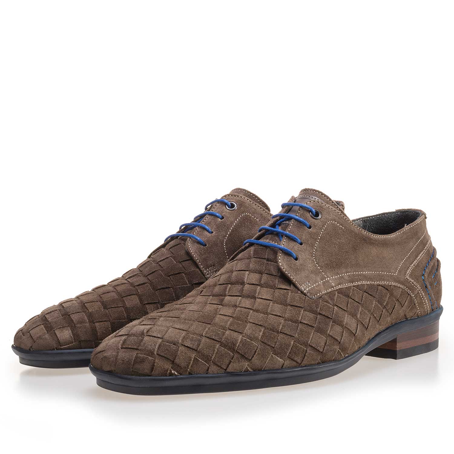 14058/01 - Taupe-coloured lace shoe made of braided leather 14058/01 - Taupe-coloured lace shoe made of braided leather