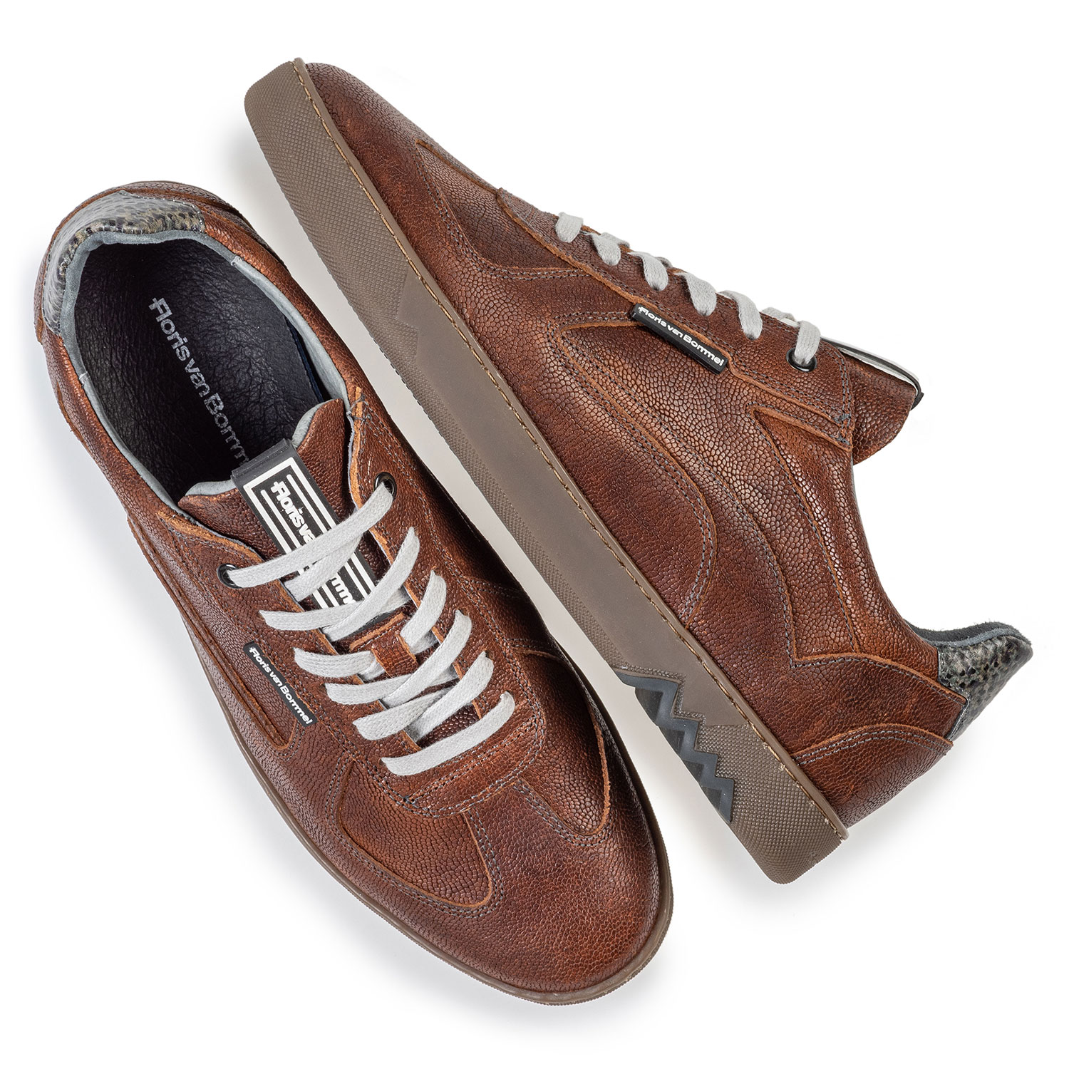 16342/28 - Sneaker with print cognac 16342/28 - Sneaker with print cognac