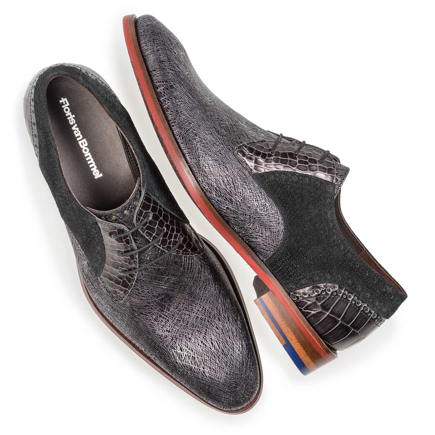 18106/05 - Black leather lace shoe with metallic print 18106/05 - Black leather lace shoe with metallic print