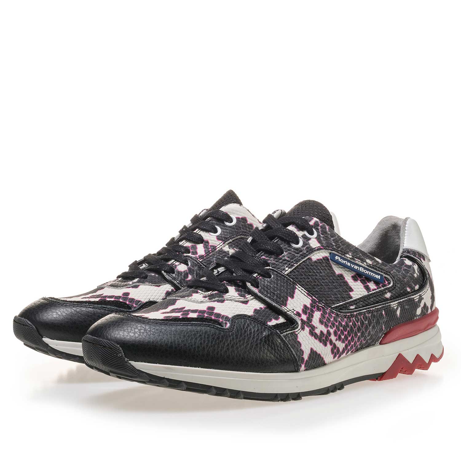 16270/00 - White leather sneaker with a black snake print 16270/00 - White leather sneaker with a black snake print