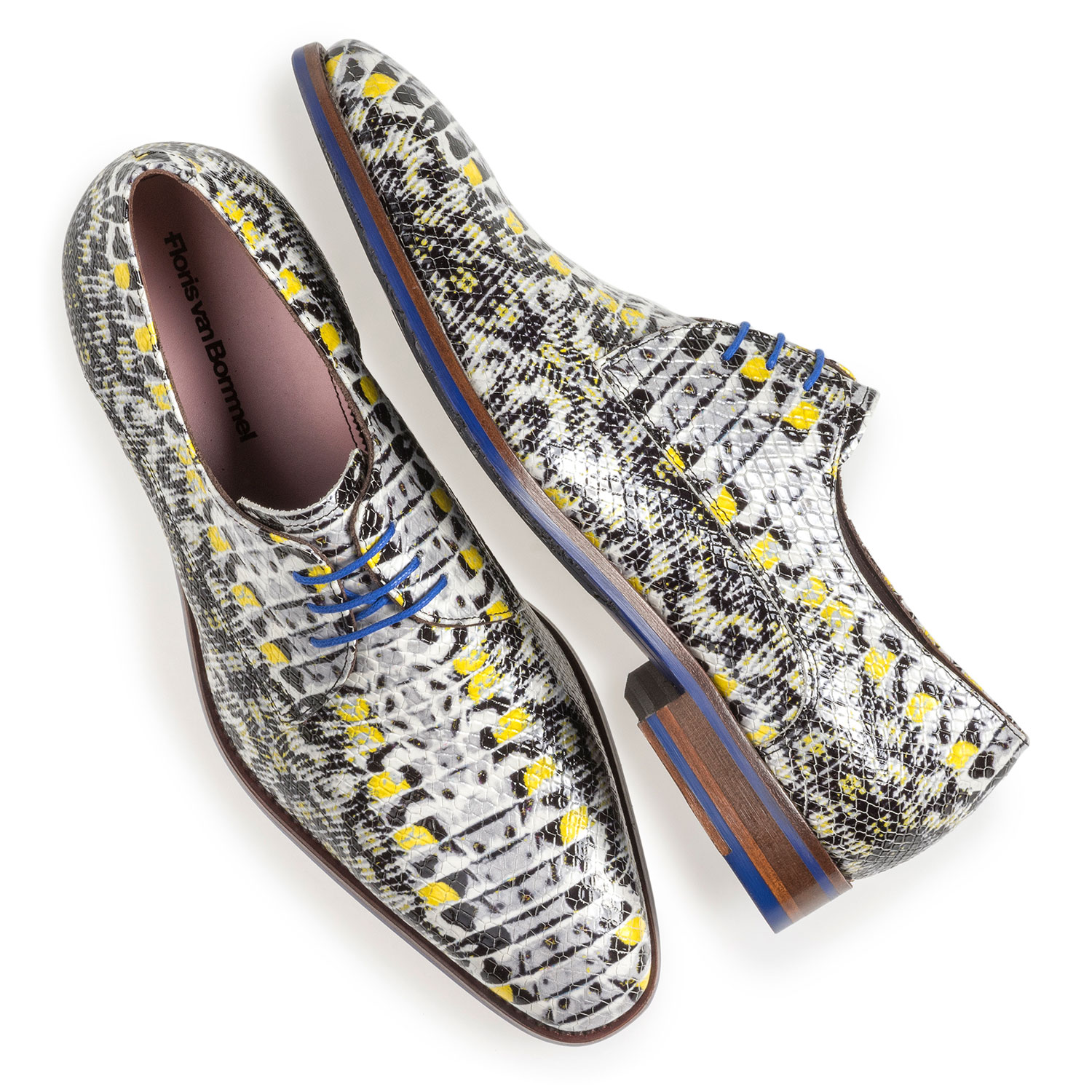 18346/05 - Yellow patent leather lace shoe with snake print 18346/05 - Yellow patent leather lace shoe with snake print