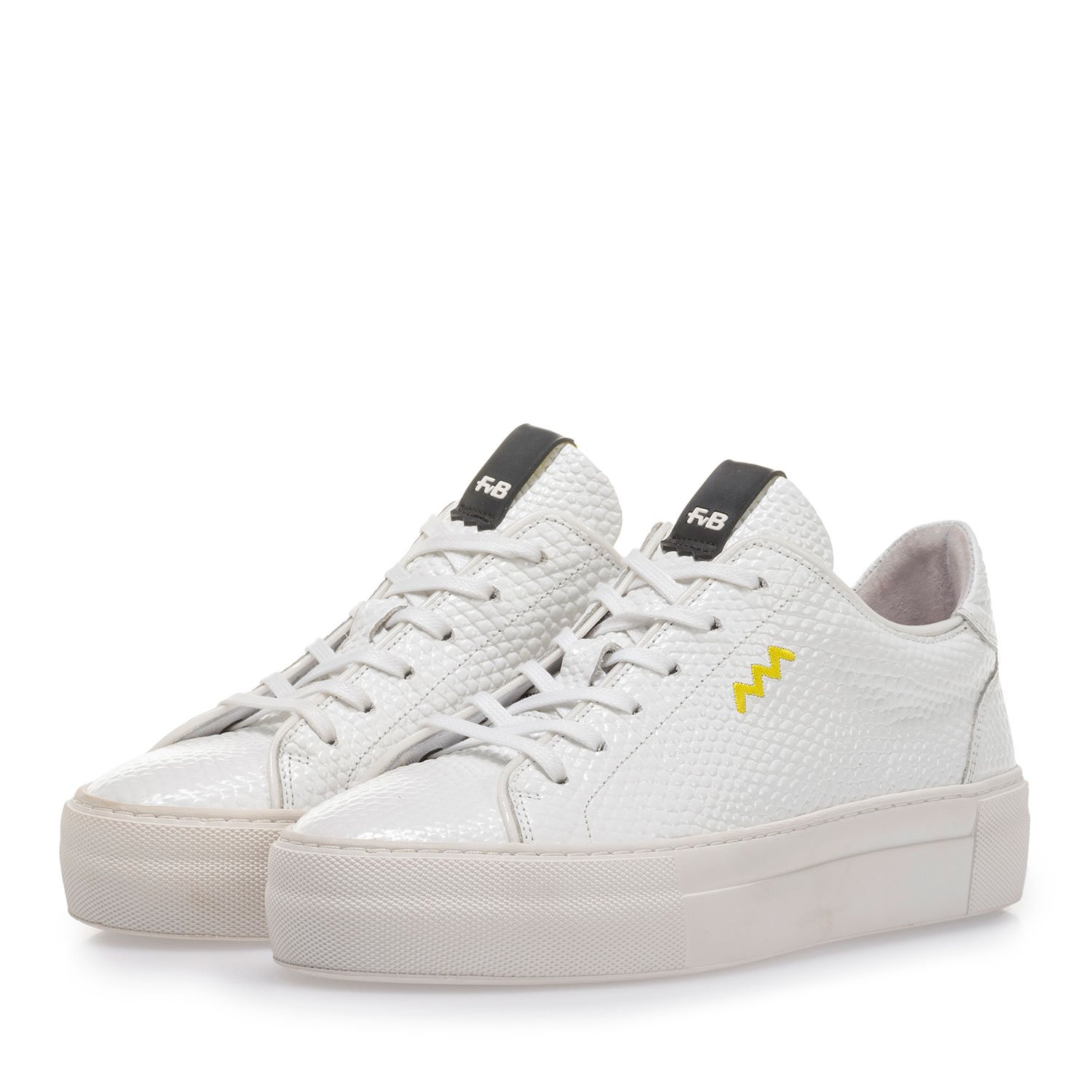 85297/06 - White leather sneaker with fine structure 85297/06 - White leather sneaker with fine structure