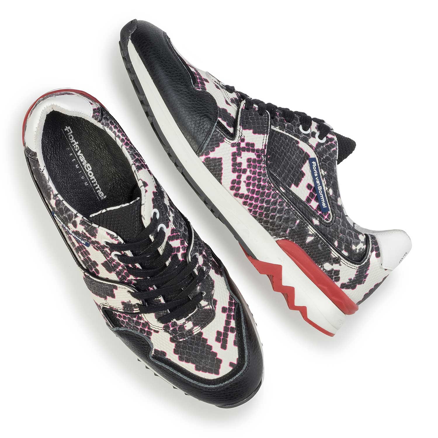 16270/00 - White leather sneaker with a black snake print 16270/00 - White leather sneaker with a black snake print