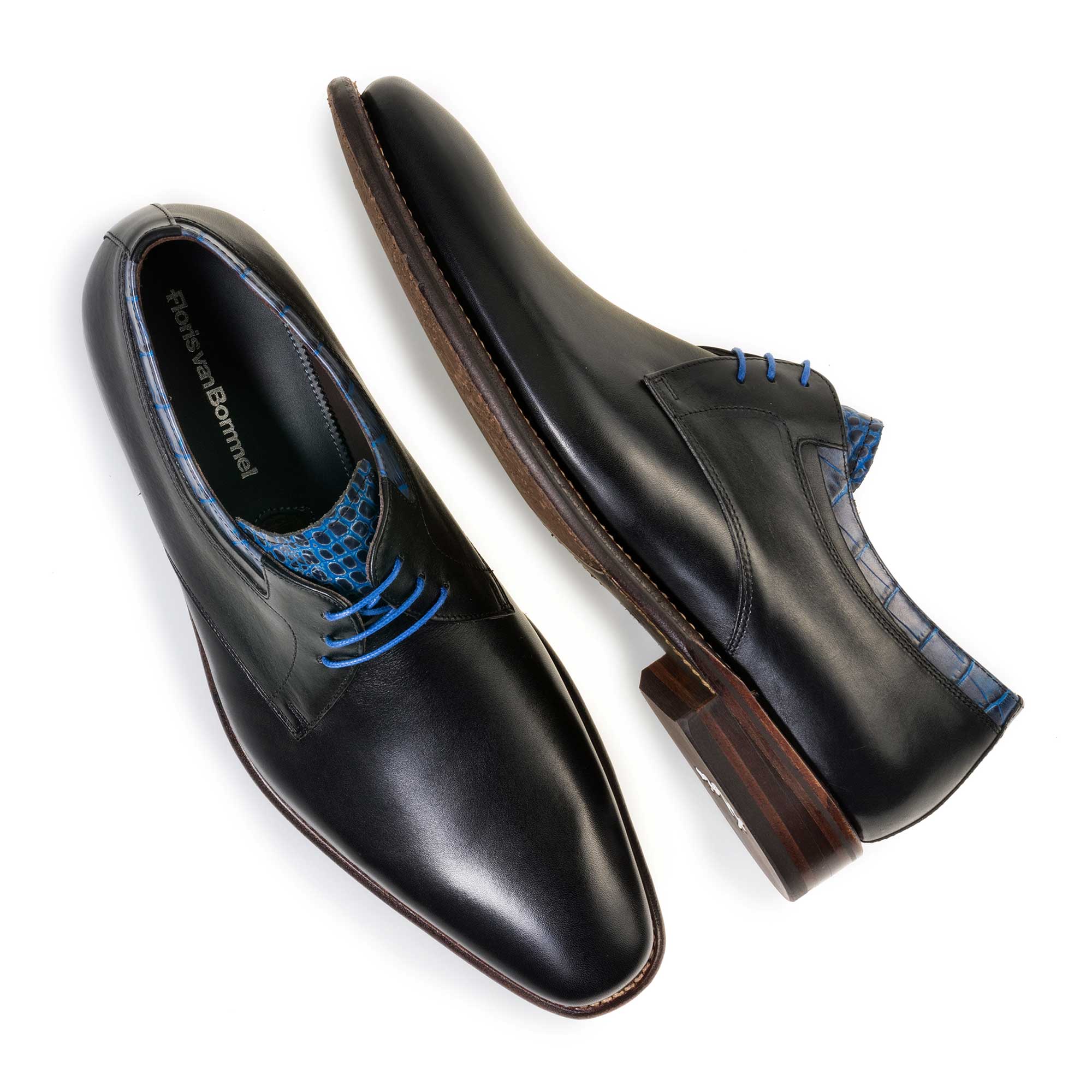 14302/02 - Black leather lace shoe with a croco print 14302/02 - Black leather lace shoe with a croco print